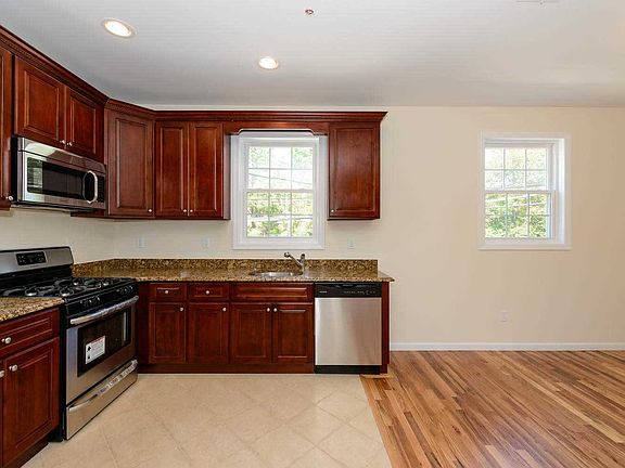 5th image of 123 Clinton Ave #C