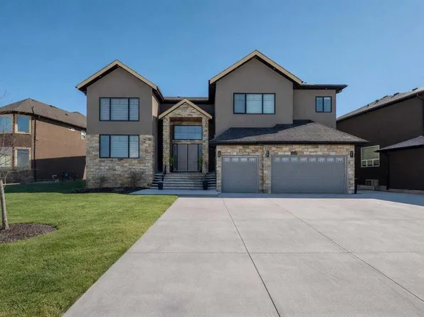 126 NW Cambridge Park Way, Rocky View County, AB T1Z 0A2
