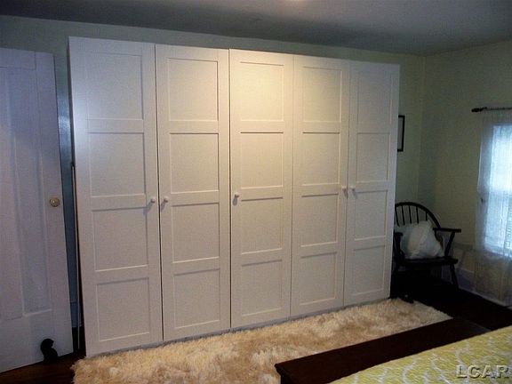 Armoire in Master