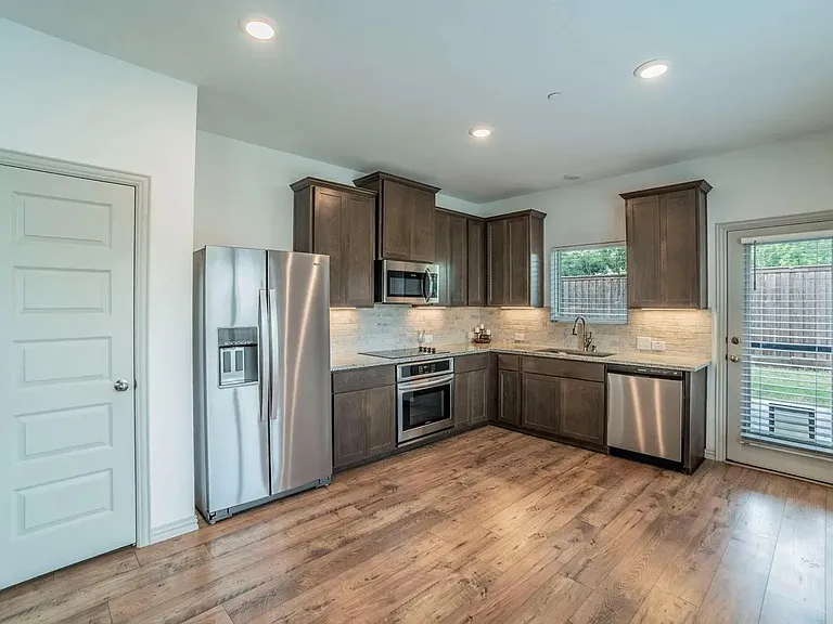 1278 Lamar Dr — Photo 7