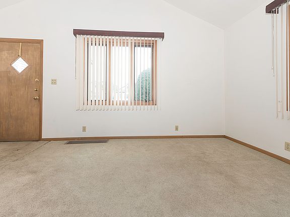 3rd image of 3238 N Orange Ave