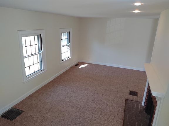 4th image of 3530 Linwood Ave