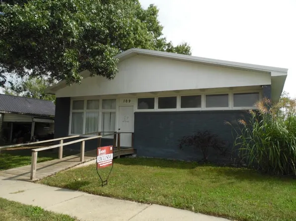 109 N Livingston St, Bucklin, MO 64631
