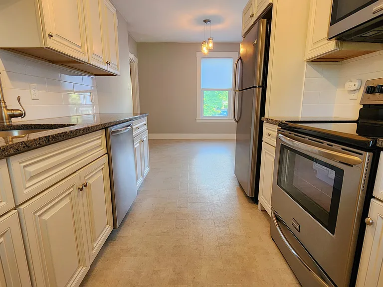 8 Fay St #2 — Photo 2
