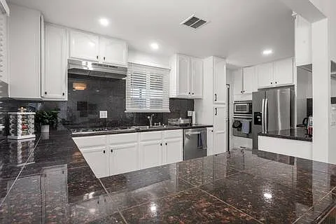 22309 Leadwell St — Photo 28