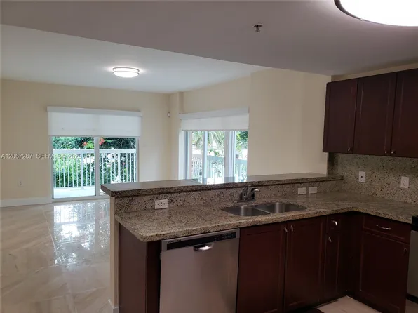 2740 SW 28th Ter, Miami, FL