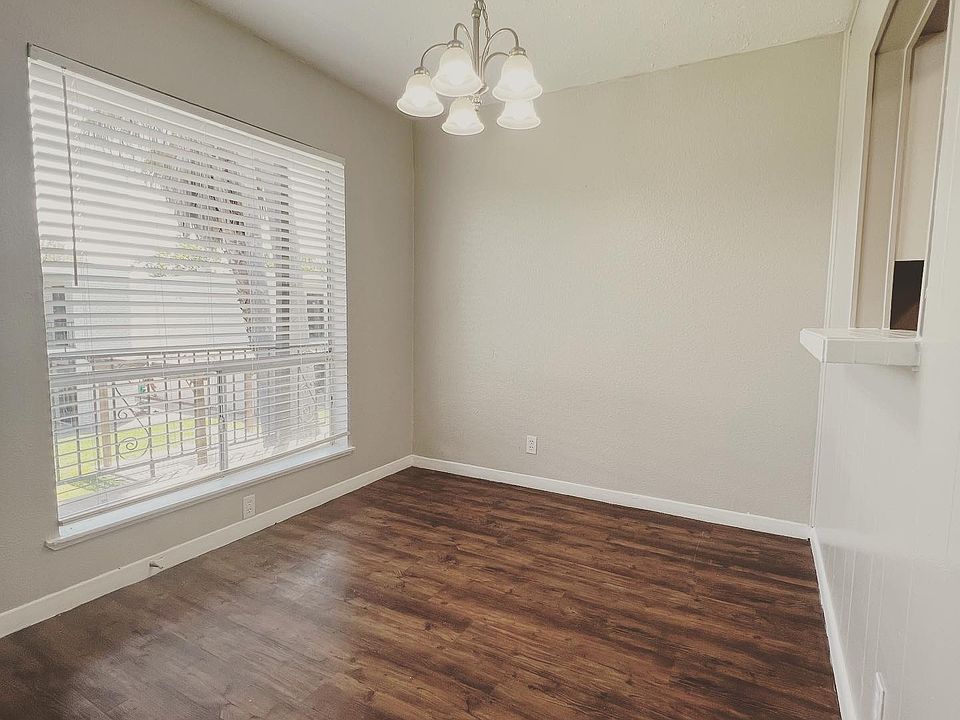 1st image of 455 Eldon Dr #12