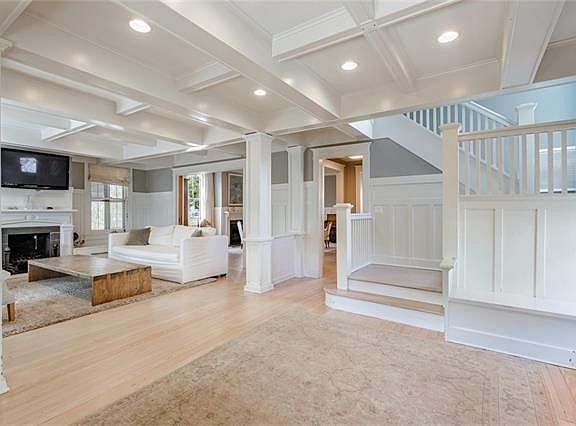 2nd image of 1004 Nashville Ave