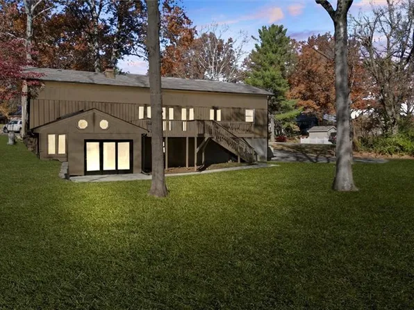 803 E Dauxville Dr, Richmond, MO 64085