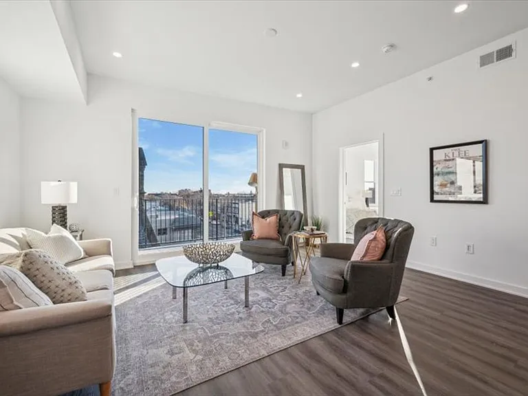 Church View Apartments — Photo 11