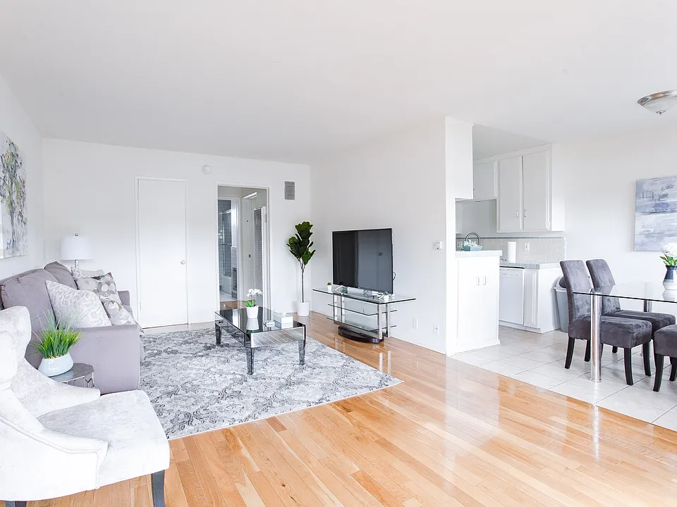 725 Hayworth Apartments