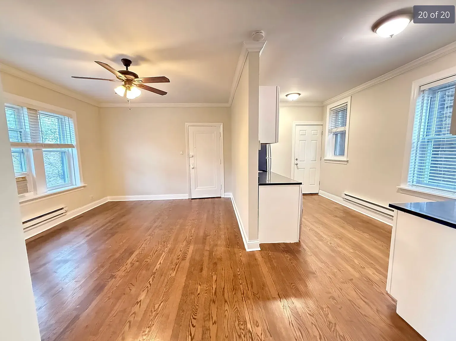 648 W Roscoe St — Photo 3