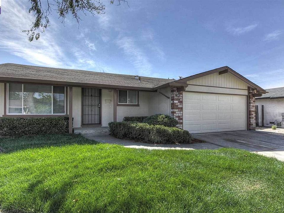 1st image of 34567 Colville Pl