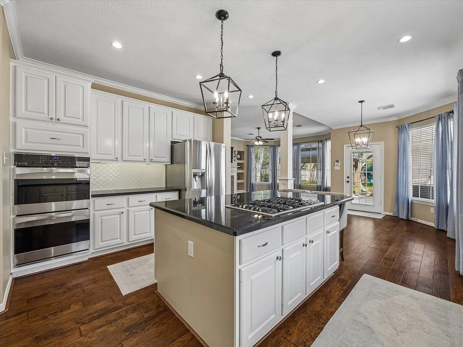 5 bed, 3.5 bath, 3463 sqft, $4,500 — Photo 3