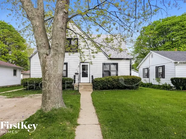 723 Fulton Ave, Winthrop Harbor, IL 60096