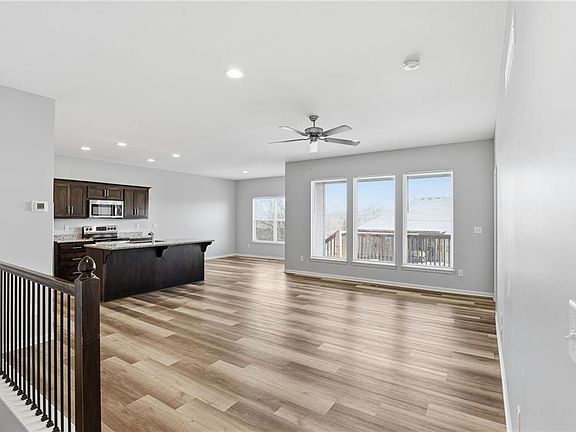 4th image of 21803 Massa Cir