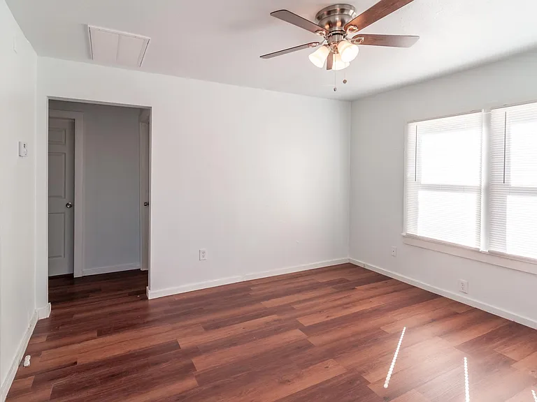 1610 Lennon Ave — Photo 8
