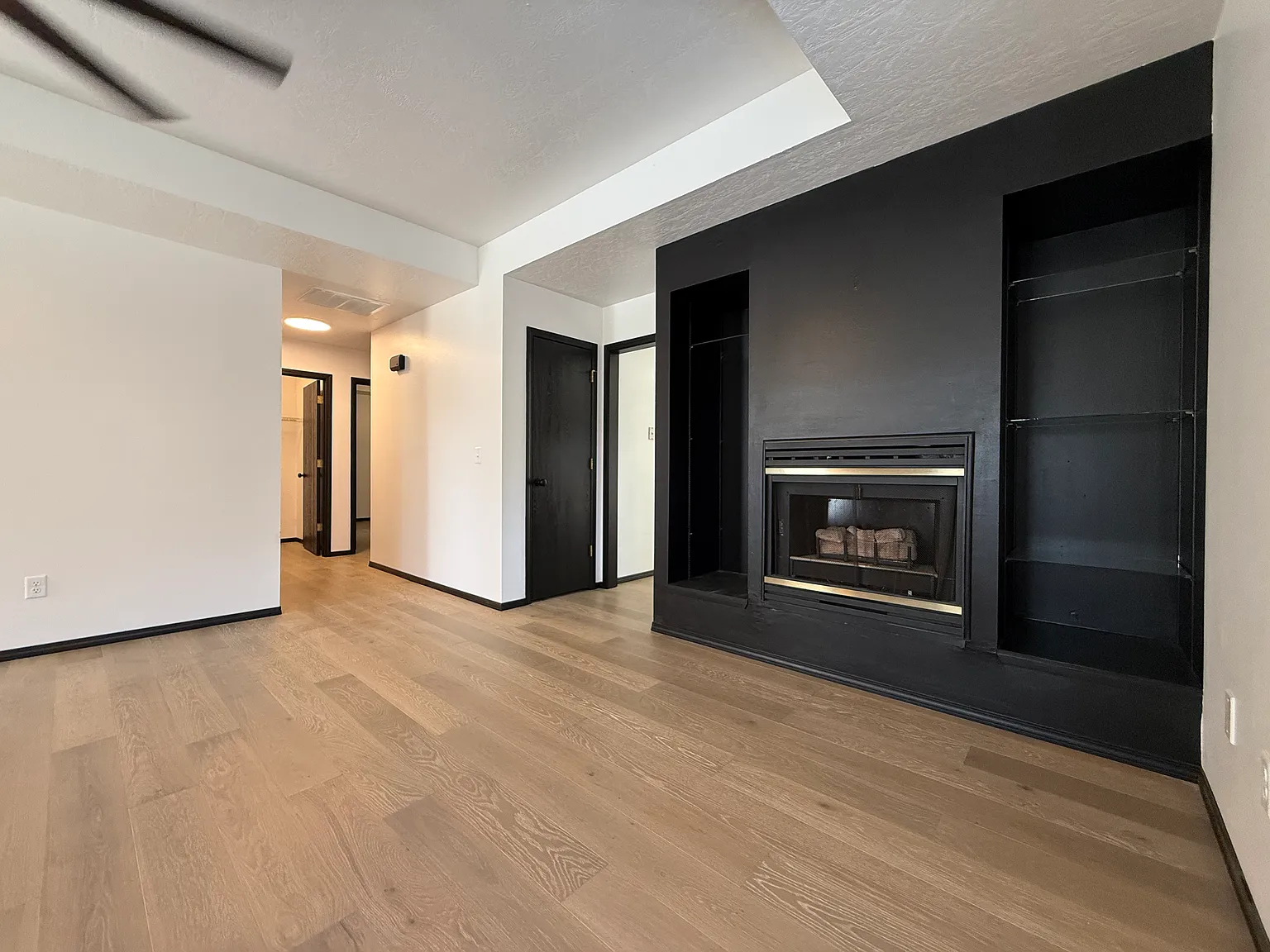 2 bed, 1156 sqft, $1,350 — Photo 3