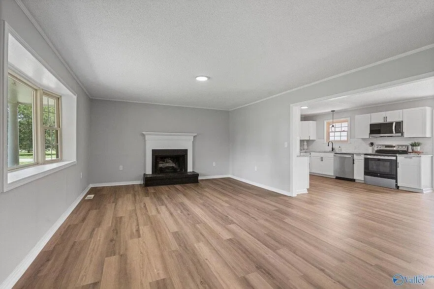 3 bed, 2100 sqft, $1,800 — Photo 4
