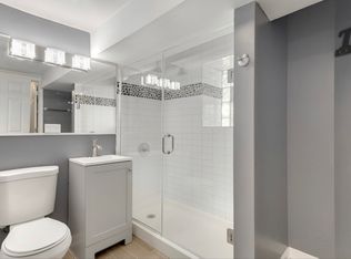 6549 S Saint Lawrence Ave #1, Chicago, IL 60637