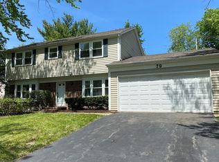 79 Foxcroft Rd, Naperville, IL 60565