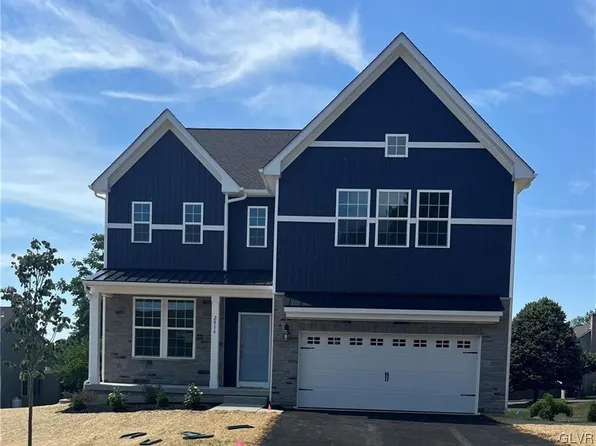 2016 Gregory Dr, Macungie, PA 18062