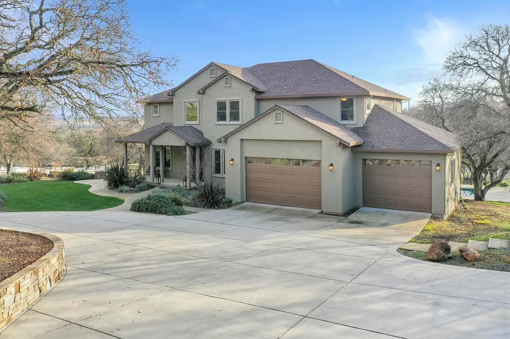 9495 Stern Ln photo 1