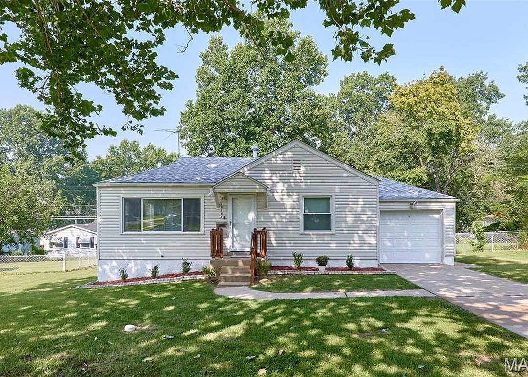 2 bed, 888 sqft, $1,250 — Photo 1