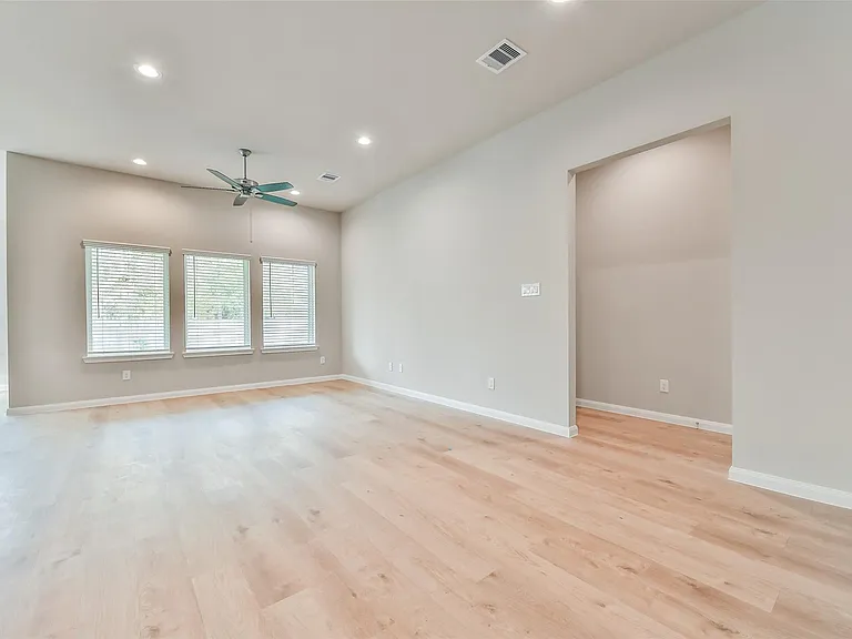 3915 Sugardale St — Photo 6