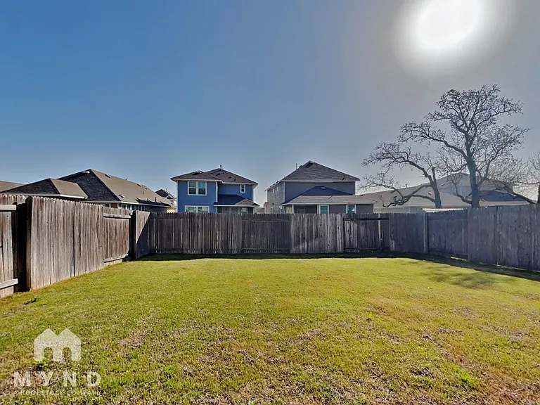 116 Canis St — Photo 25