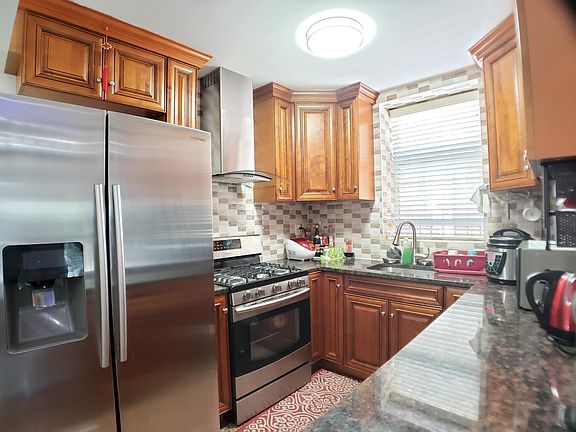 5th image of 196-13 42nd Ave Floor 1
