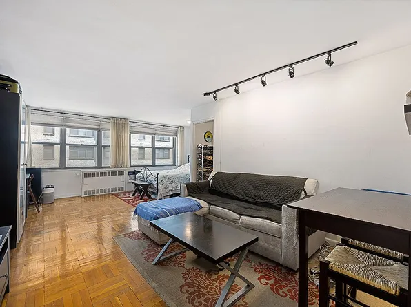 209 E 56th St APT 7K, New York, NY 10022