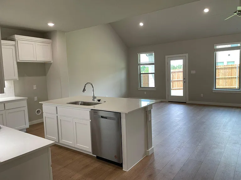 1101 Mahogany Dr — Photo 14