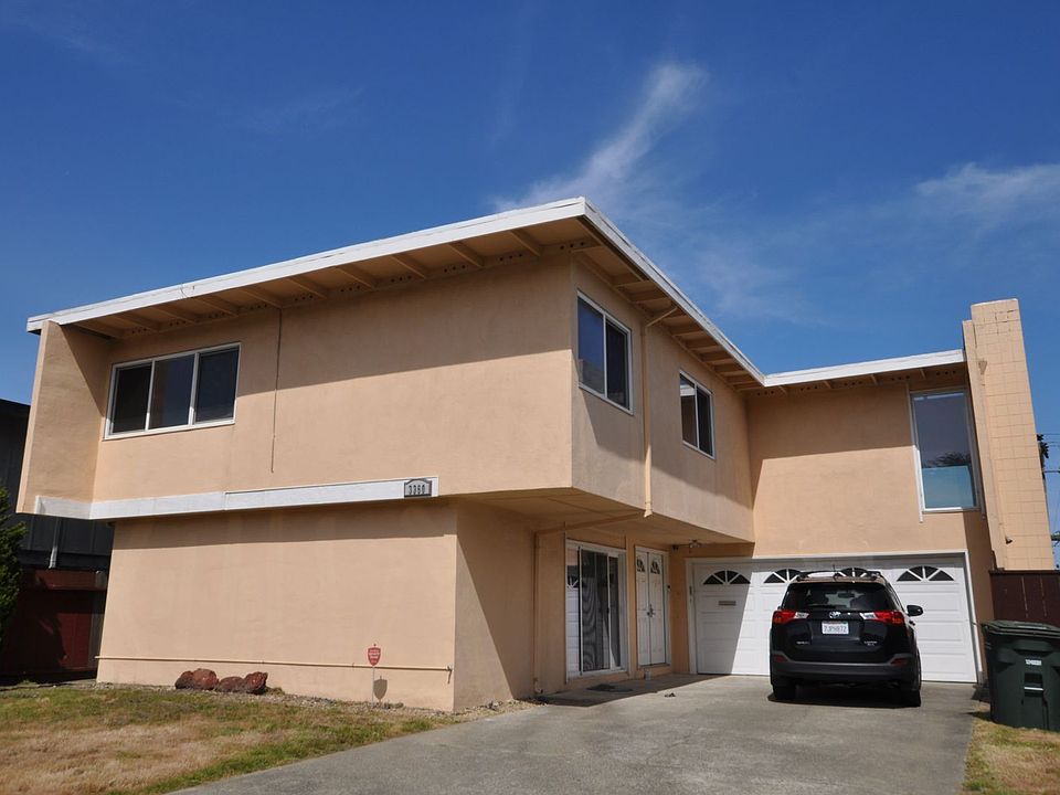 1st image of 3360 Oakmont Dr