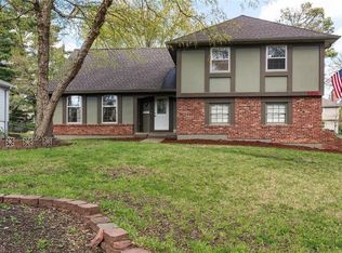 9959 Ballentine Dr, Overland Park, KS 66214