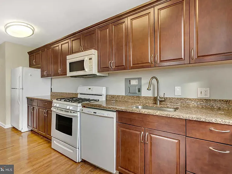 4000 Tunlaw Rd NW #1111 — Photo 7