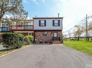 2 Redbud Rd, Piscataway, NJ 08854
