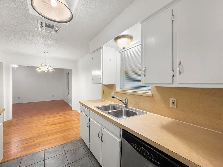 6436 Ridglea Dr — Photo 14
