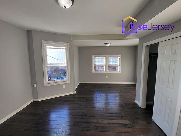 5th image of 842 S 15th St #2A