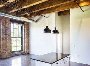 758 W 15th St APT 3B, Chicago, IL 60607