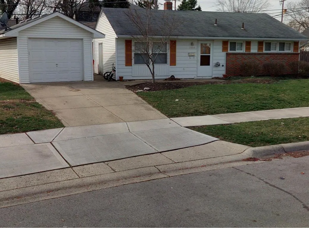 2889 Brookpark Cir photo 1