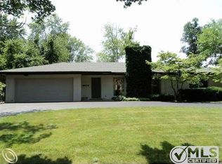 1003 Harvard Rd, Grosse Pointe Park, MI 48230