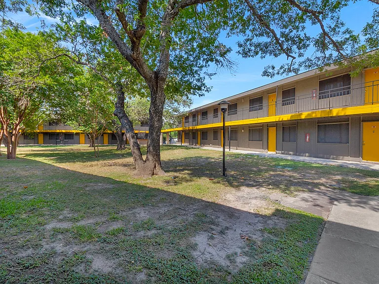 410 Heights | Exterior