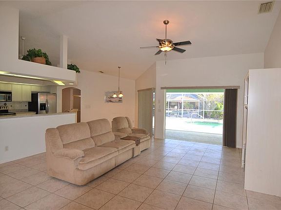 5th image of 564 Azalea Dr NW