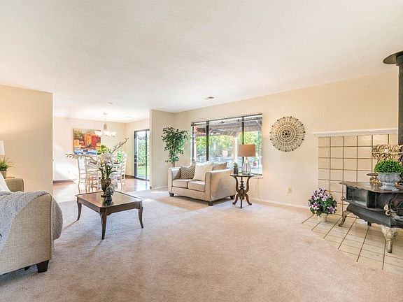 3rd image of 1651 Sonoma Ct