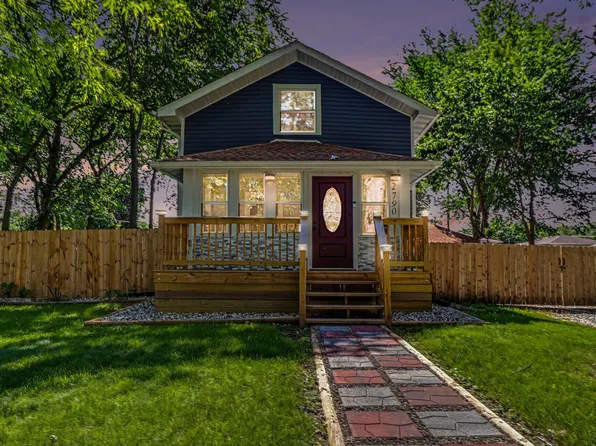 2790 Emerson St, Portage, IN 46368