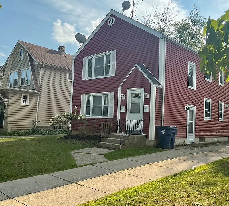183 Hamilton Dr #UPPER
