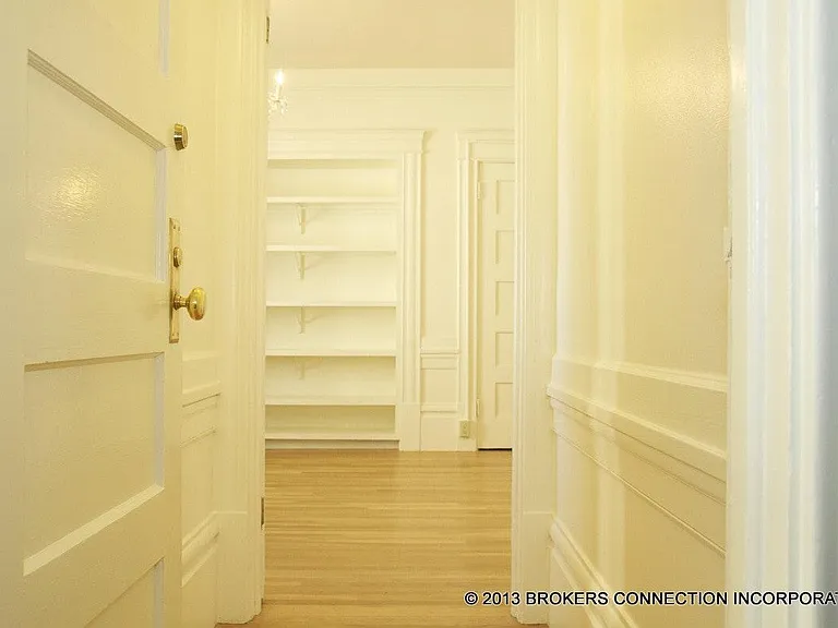 952 Powell St #14 — Photo 6