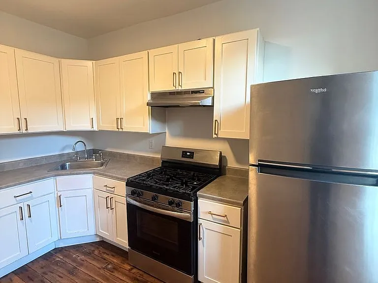 22 Benkard Ave. — Photo 4