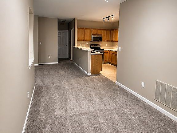 4th image of 5878 Acorn Ln